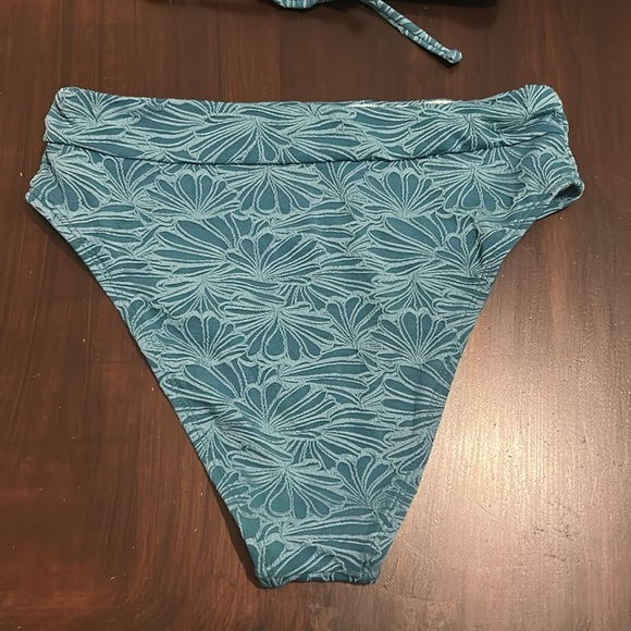 CUPSHE Cyan High Waisted Scalloped V Neck Bikini Set Women Size M NWOT - Picture 7 of 13